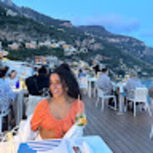 Meet your Posher, Camille